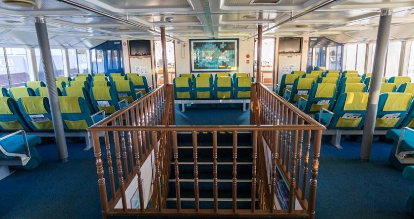 Zogrnji salon katamarana Prince of Venice VIP Catamaran Lounge San Frangisk